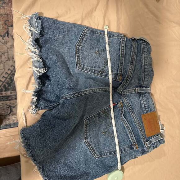 501® Original Fit High Rise Women's Shorts - Medium Wash size w27 - Picture 2 of 2